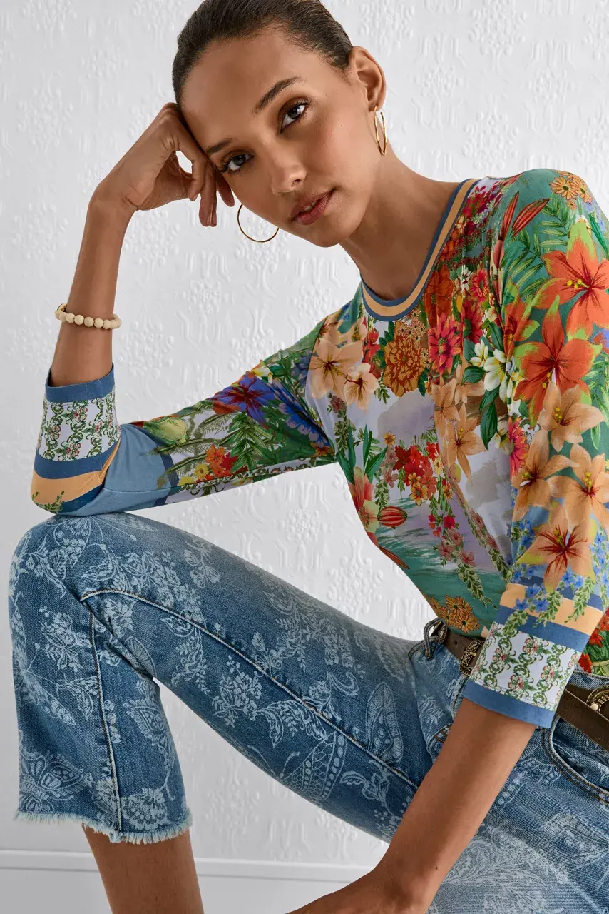 johnny was THE JANIE FAVORITE 3/4 SLEEVE CREW NECK Asteria