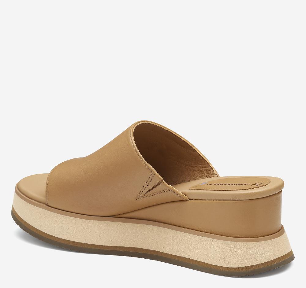Johnston & Murphy Colleen Slide Tan Nappa Leather