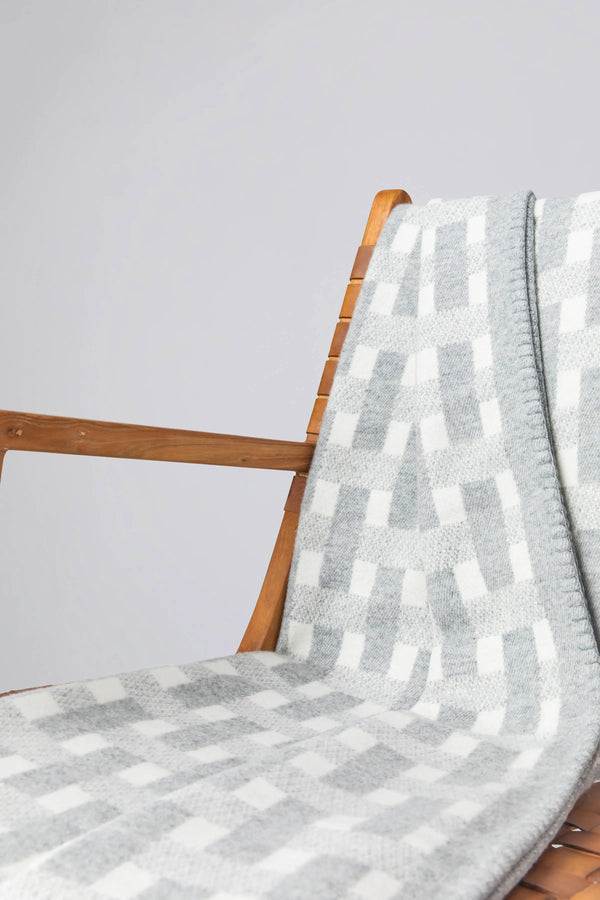 Johnstons Of Elgin Blanket Stitched Basketweave Light Grey Throw