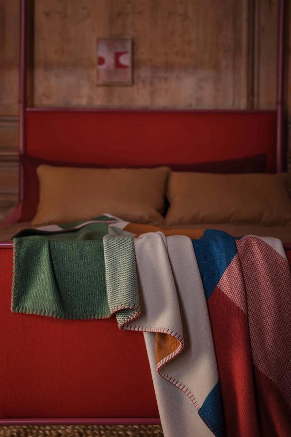 Johnstons Of Elgin Blanket Stitched Block Jacquard Throw