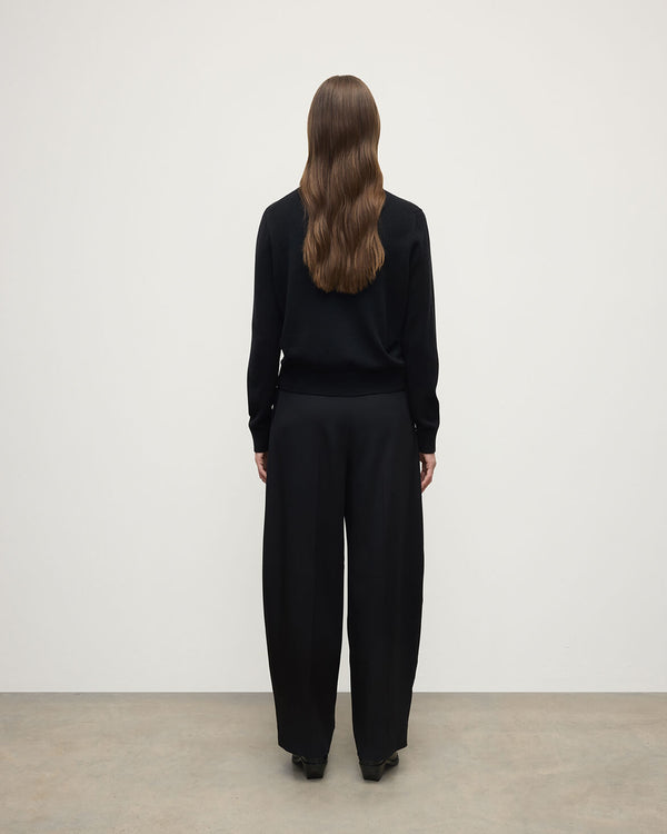 Johnstons Of Elgin Classic Cashmere Black Round Neck Jumper