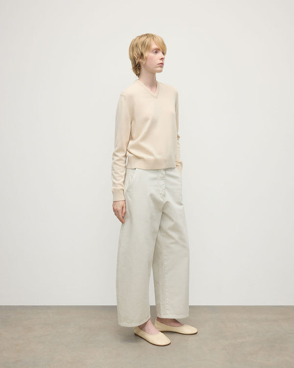 Johnstons Of Elgin Classic Cashmere Cream V Neck Jumper