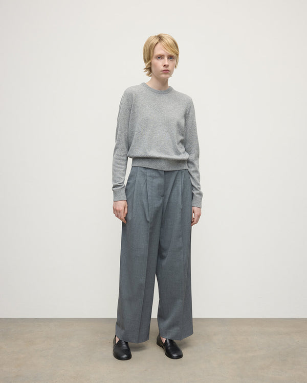 johnstons of elgin Classic Cashmere Light Grey Round Neck Jumper