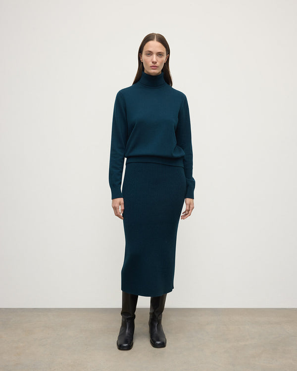 johnstons of elgin Cashmere Dark Green Midi Skirt