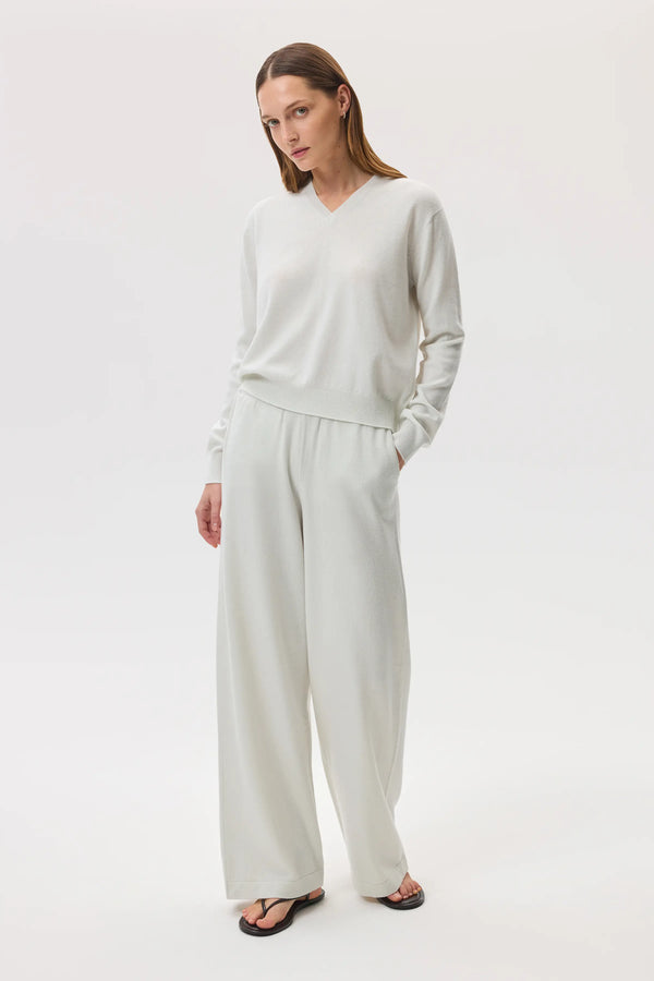 Johnstons Of Elgin Cashmere White V Neck Jumper