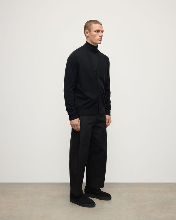 Johnstons Of Elgin Classic Cashmere Black Cardigan