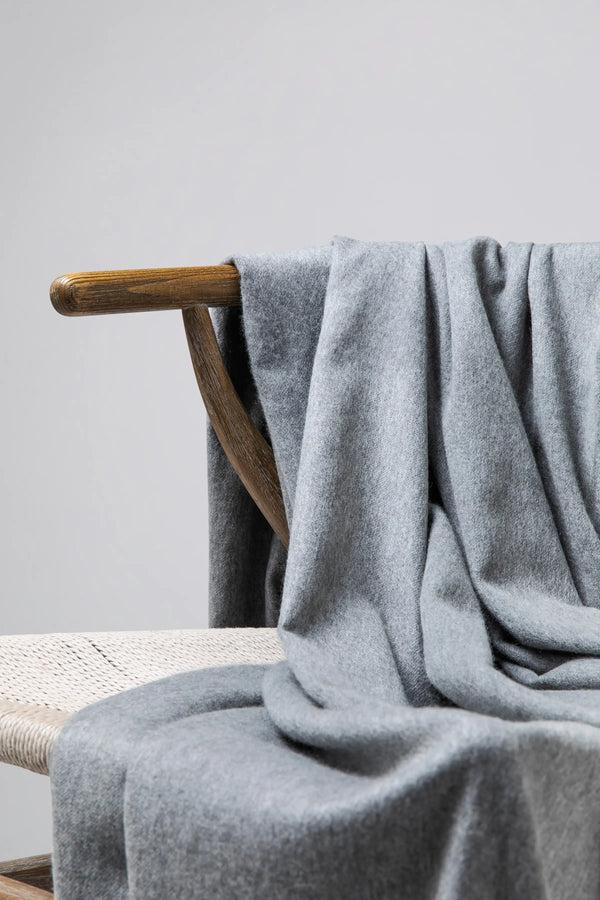 Johnstons Of Elgin Grey Cashmere Throw