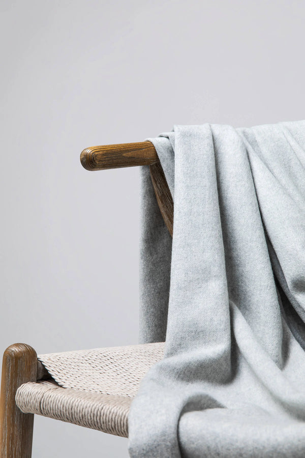 Johnstons Of Elgin Silver Cashmere Throw