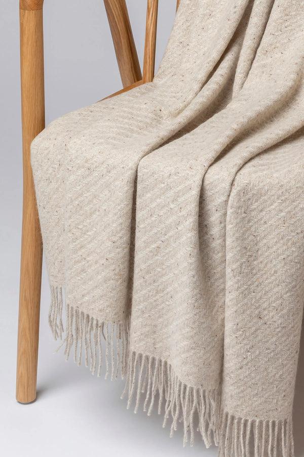 Johnstons Of Elgin Lofty Twill White Cashmere Throw