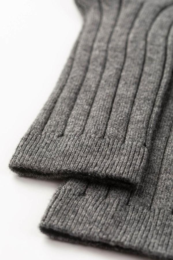 Johnstons Of Elgin Men's Cashmere Ribbed Mid Grey Socks