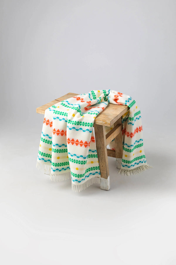 johnstons of elgin Purled Fringe Children's Bright Blanket