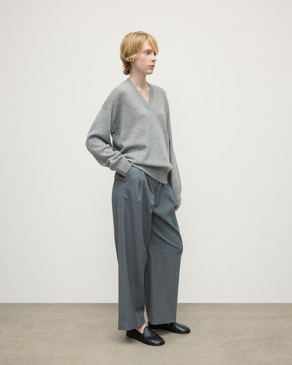 Johnstons Of Elgin Relaxed Fit Gauzy Light Grey Cashmere Jumper