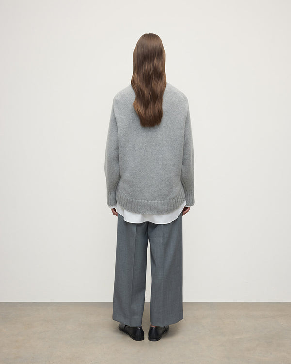 Johnstons Of Elgin Relaxed Light Grey Cashmere Jumper