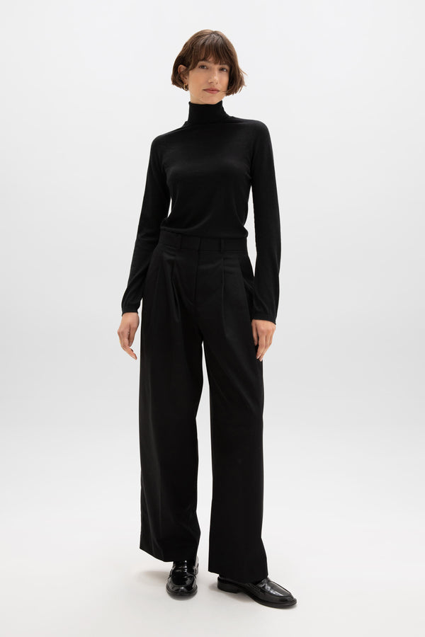 Johnstons Of Elgin Superfine Cashmere Black Roll Neck