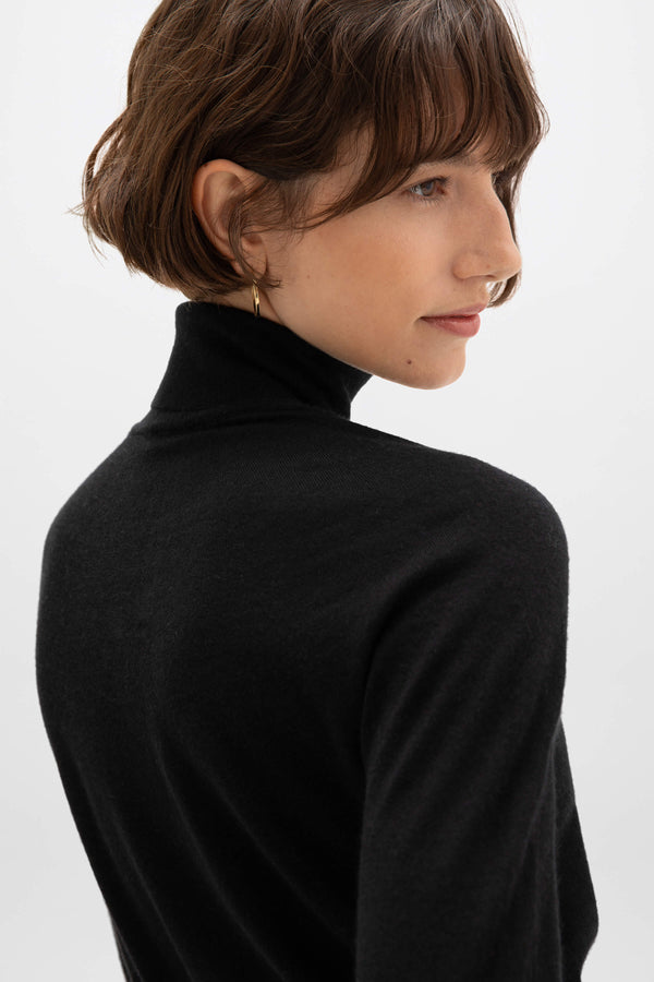 Johnstons Of Elgin Superfine Cashmere Black Roll Neck