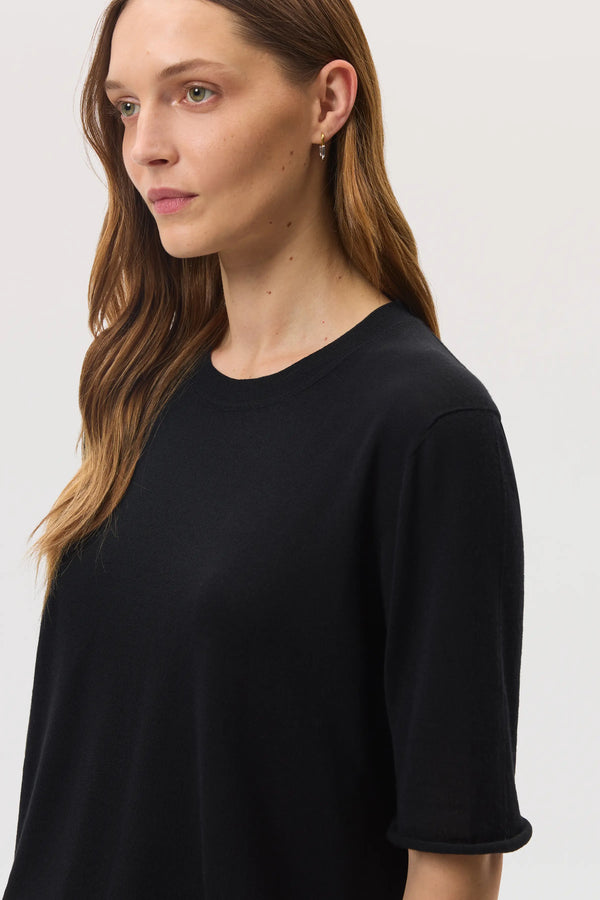 Johnstons Of Elgin Superfine Merino Wool Black T-Shirt