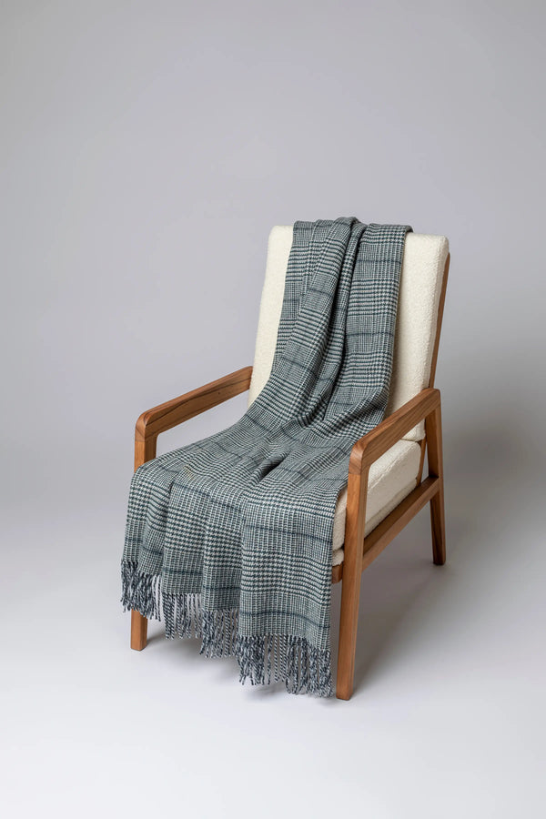 johnstons of elgin Tweed Glen Check Wool Green Throw