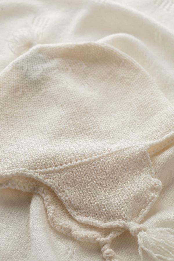 Johnstons Of Elgin White Cashmere Baby Hat With Tassel