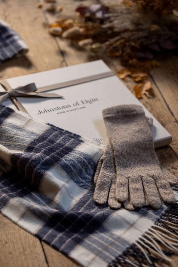 Johnstons Of Elgin Women's Knockmore Cashmere Accessories Gift Set