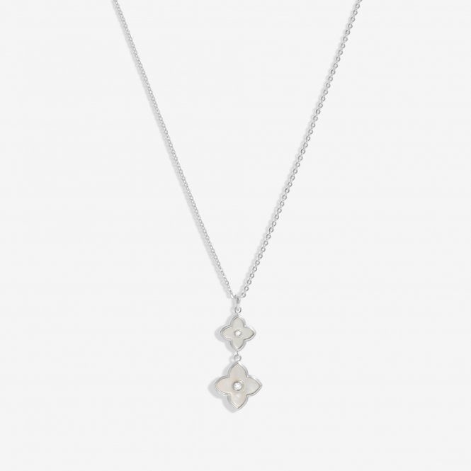 jon richard Jon Richard Silver Plated And Mother Of Pearl Clover Pendant jon richard Jon Richard Silver Plated And Mother Of Pearl Clover Pendant