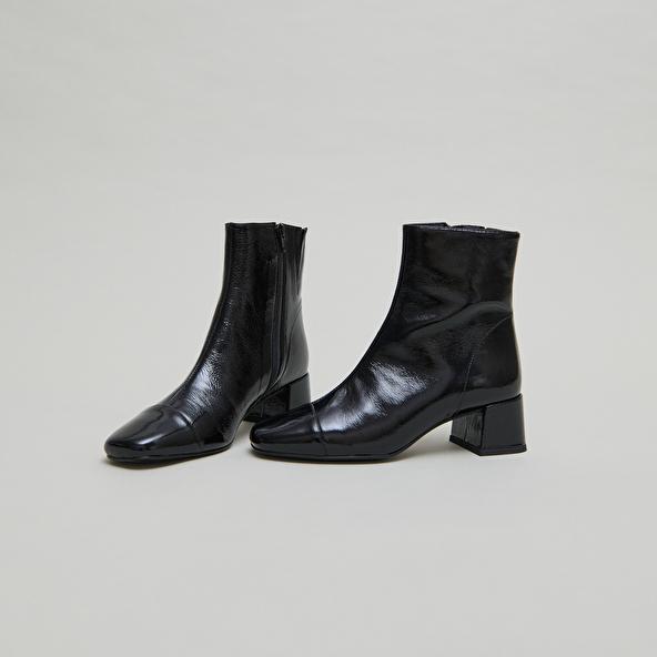 jonak Ankle boots with zips in black pleated patent leather DOMENICA