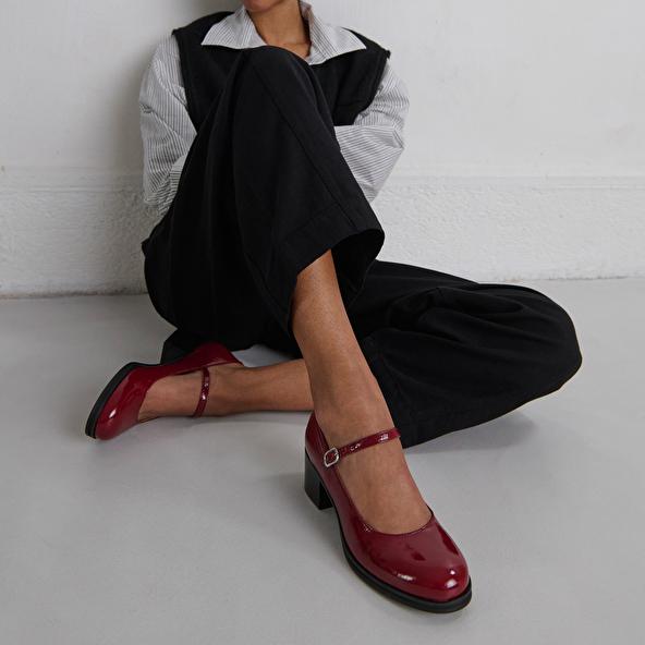 jonak Babies à talons in carmine red pleated patent ARISTOTE