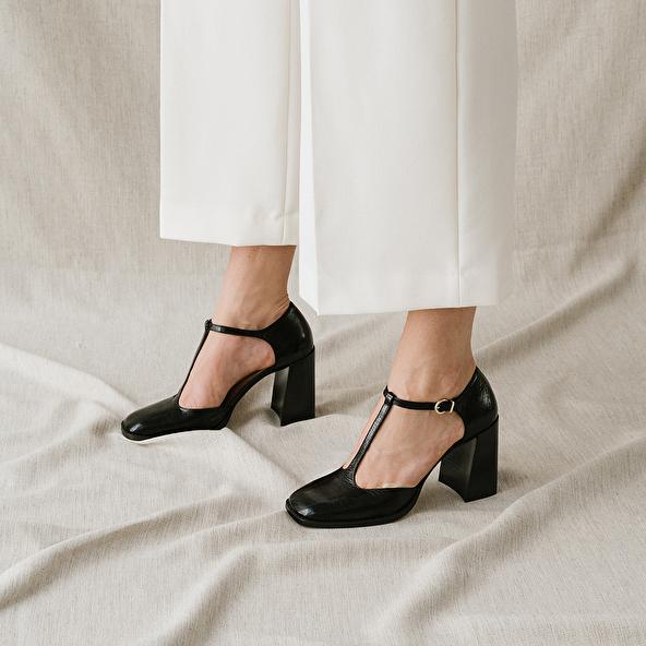 Jonak Babies High Heels And Square Toes With Straps In Black Shiny Leather VALLON