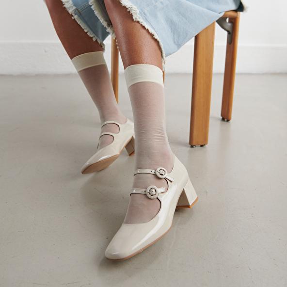 Jonak Babies With Double Straps And Rounded Toes In Ecru Patent DELOU