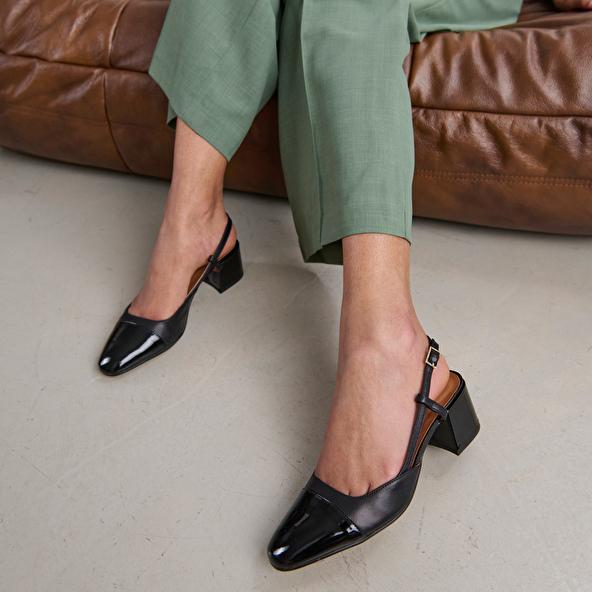 Jonak Babies With Open Heels In Black Patent Leather DHAPOPY