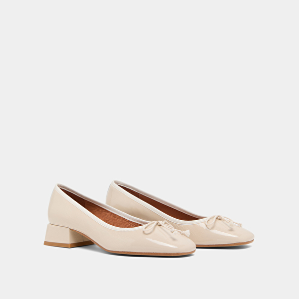 Jonak Ballet Flats With Low Heels In Ecru Pleated Patent DYBIL