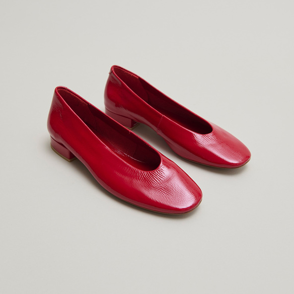 jonak Ballet flats with small heels in red pleated varnish LEA