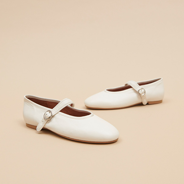 jonak Ballet flats with straps and adjustable buckles in ecru leather DEESSE