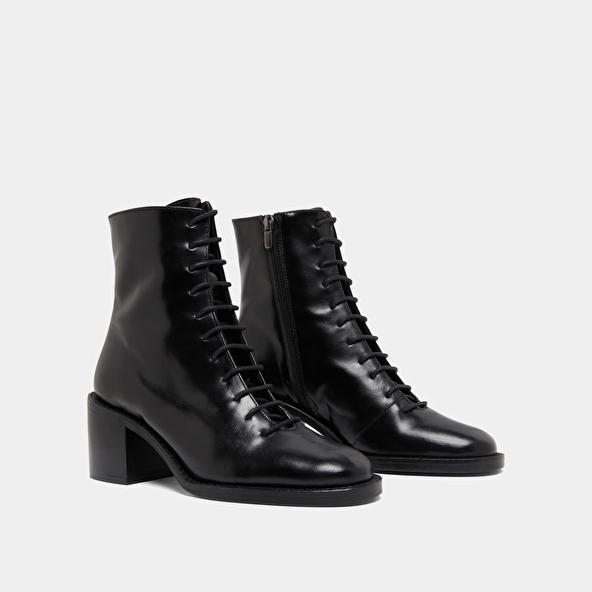 Jonak Boots à Lacets Et Talons Débordants In Black Leather BRINDILLE