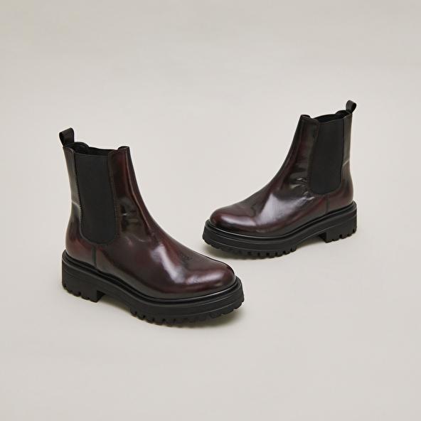 jonak Boots à semelles crantées et élastiques in burgundy glazed leather AMANDINE