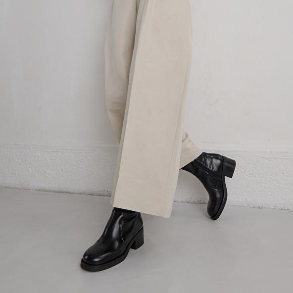 jonak Boots à talons droits in black distressed leather BUENA