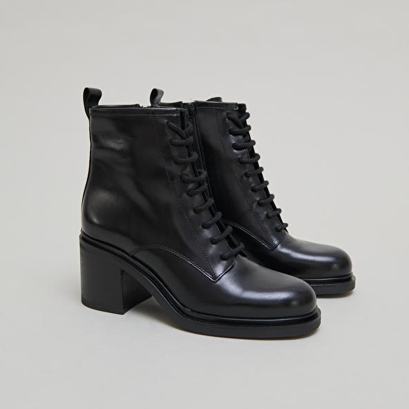jonak Boots à talons et à lacets in black leather DUPLEX