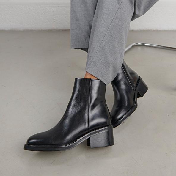 Jonak Boots With Chunky Heels In Black Leather DANSEUSE
