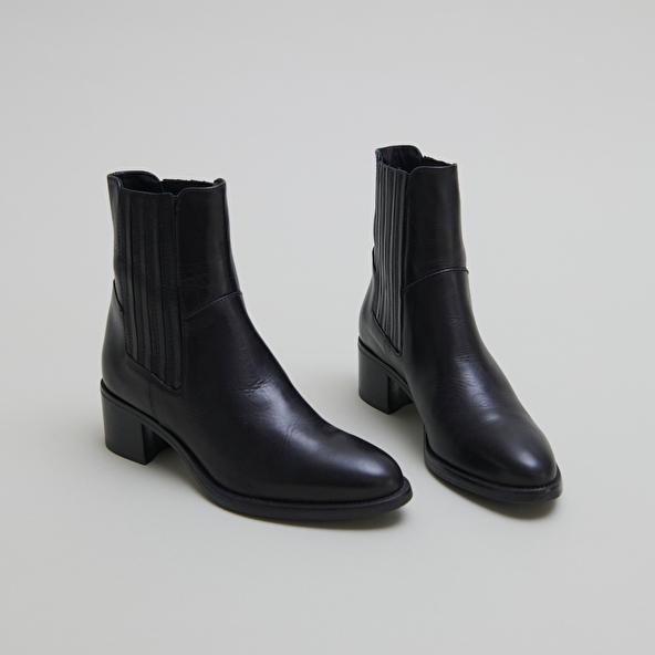 Jonak Boots With Elastic Band And Square Heel In Black Leather CHILI
