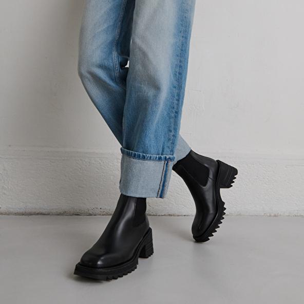 Jonak Boots With Elastics And Notched Sole In Glazed Black Leather DOVE