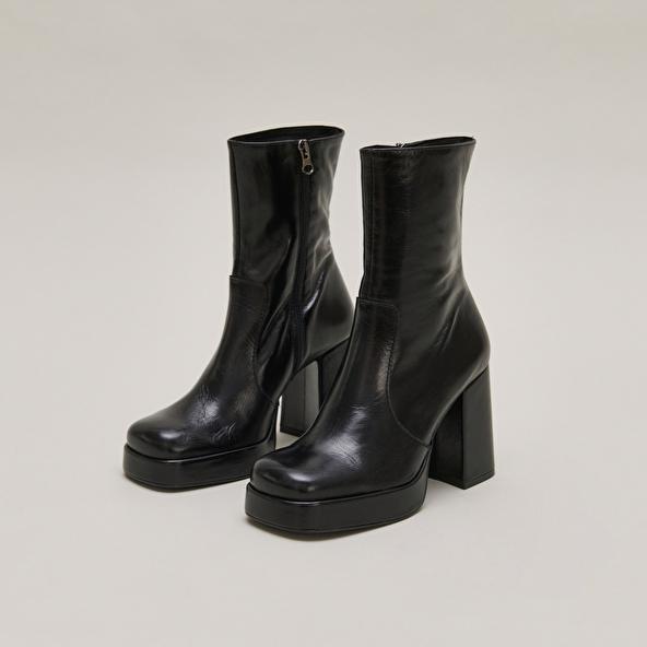 Jonak Boots With Heels And Square Toes In Black Aged Leather BEN