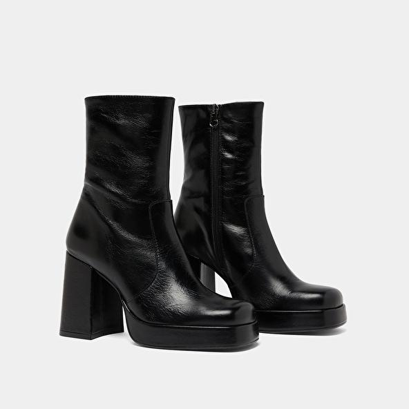 Jonak Boots With Heels And Square Toes In Black Aged Leather BEN