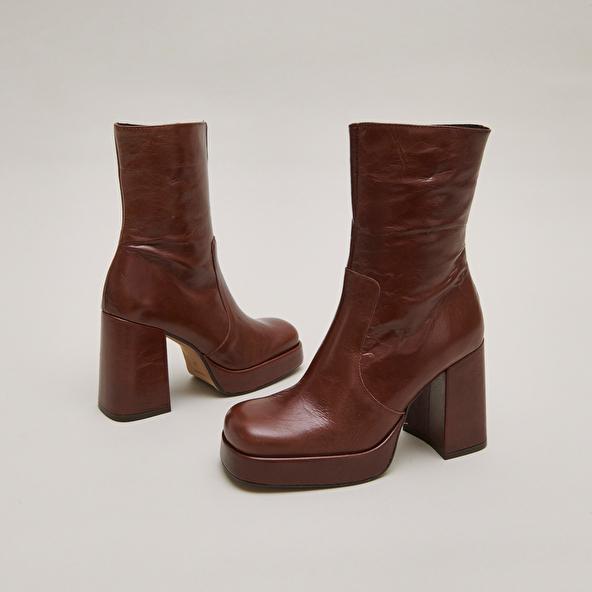 jonak Boots with heels and square toes in brown aged leather BEN