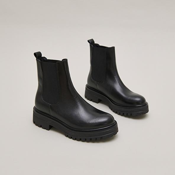 jonak Boots with notched and elastic soles in black leather AMANDINE