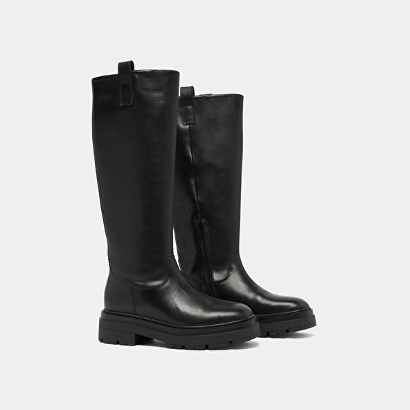 Jonak Boots With Notched Soles And Square Toe In Black Leather PICUSSIA
