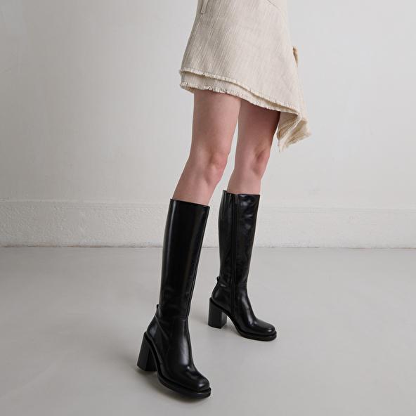 Jonak Boots With Overflowing Heels In Black Leather BRETZEL