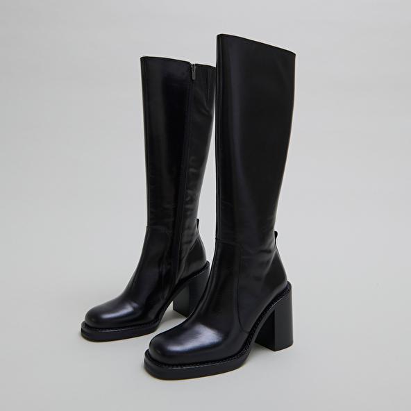 jonak Boots with overflowing heels in black leather BRETZEL