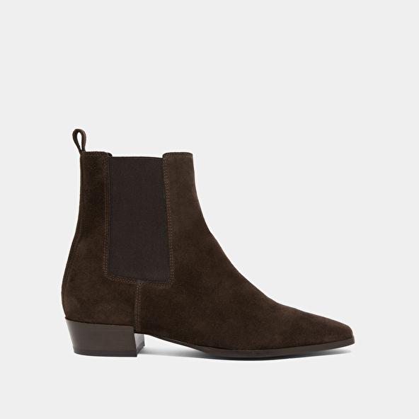 Jonak Boots With Slight Beveled Heels And Pointed Toes In Dark Brown Suede PAPAYE
