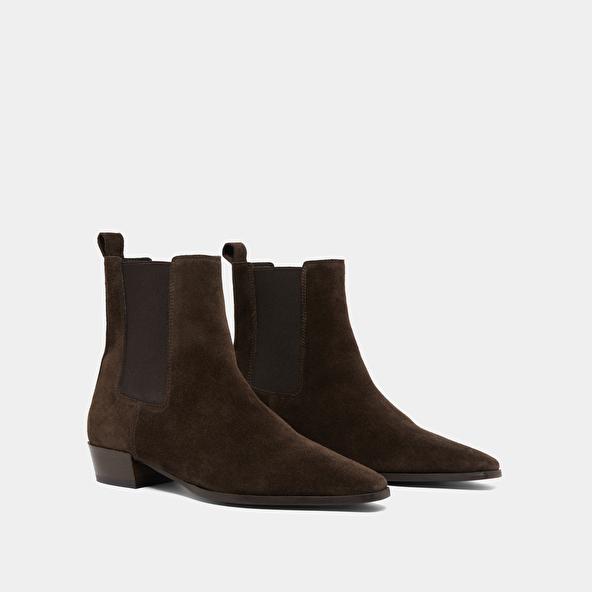 Jonak Boots With Slight Beveled Heels And Pointed Toes In Dark Brown Suede PAPAYE