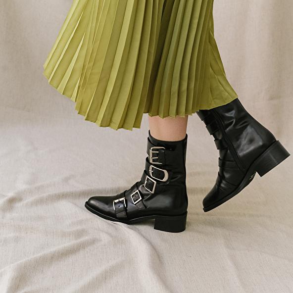 Jonak Boots With Straps And Pointed Toes In Black Leather DIORA