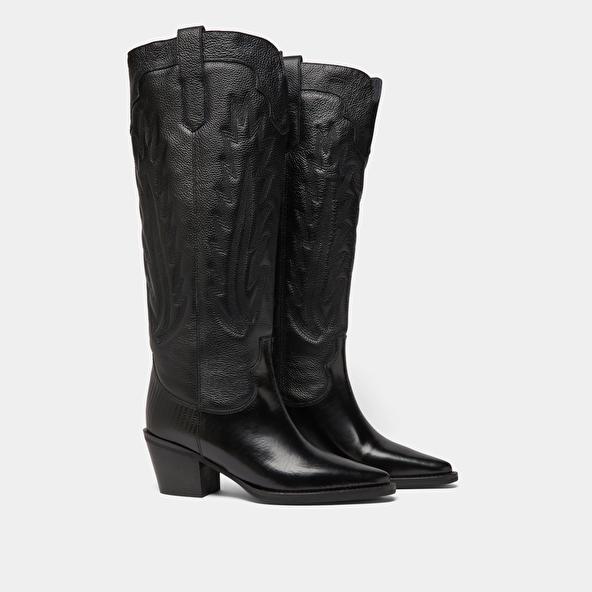 Jonak Boots With Thick Heels And Visible Stitching In Black Grained Leather DILO